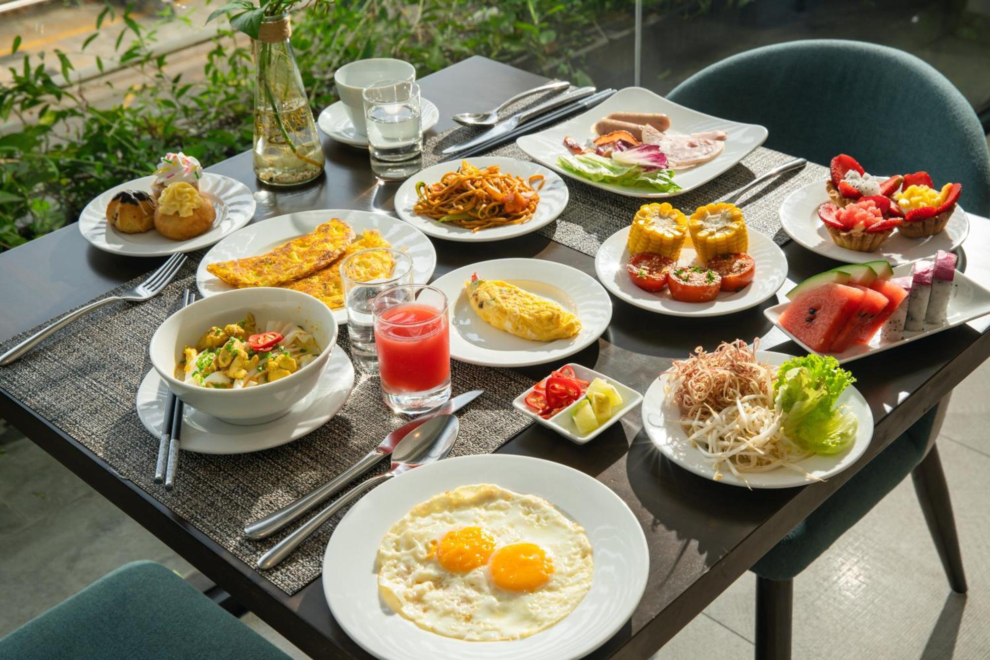 Satya Da Nang Hotel Han Market Екстер'єр фото