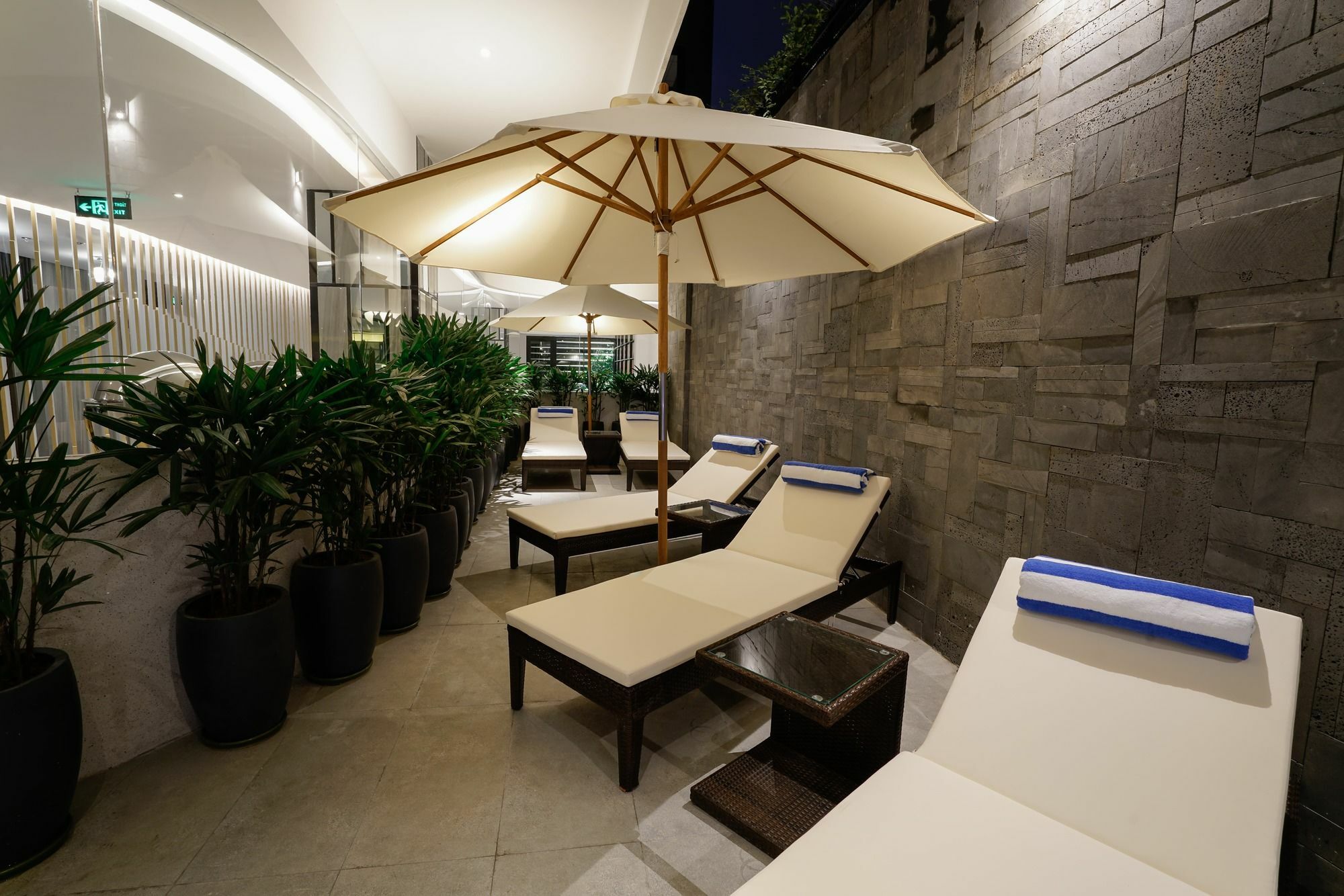 Satya Da Nang Hotel Han Market Екстер'єр фото